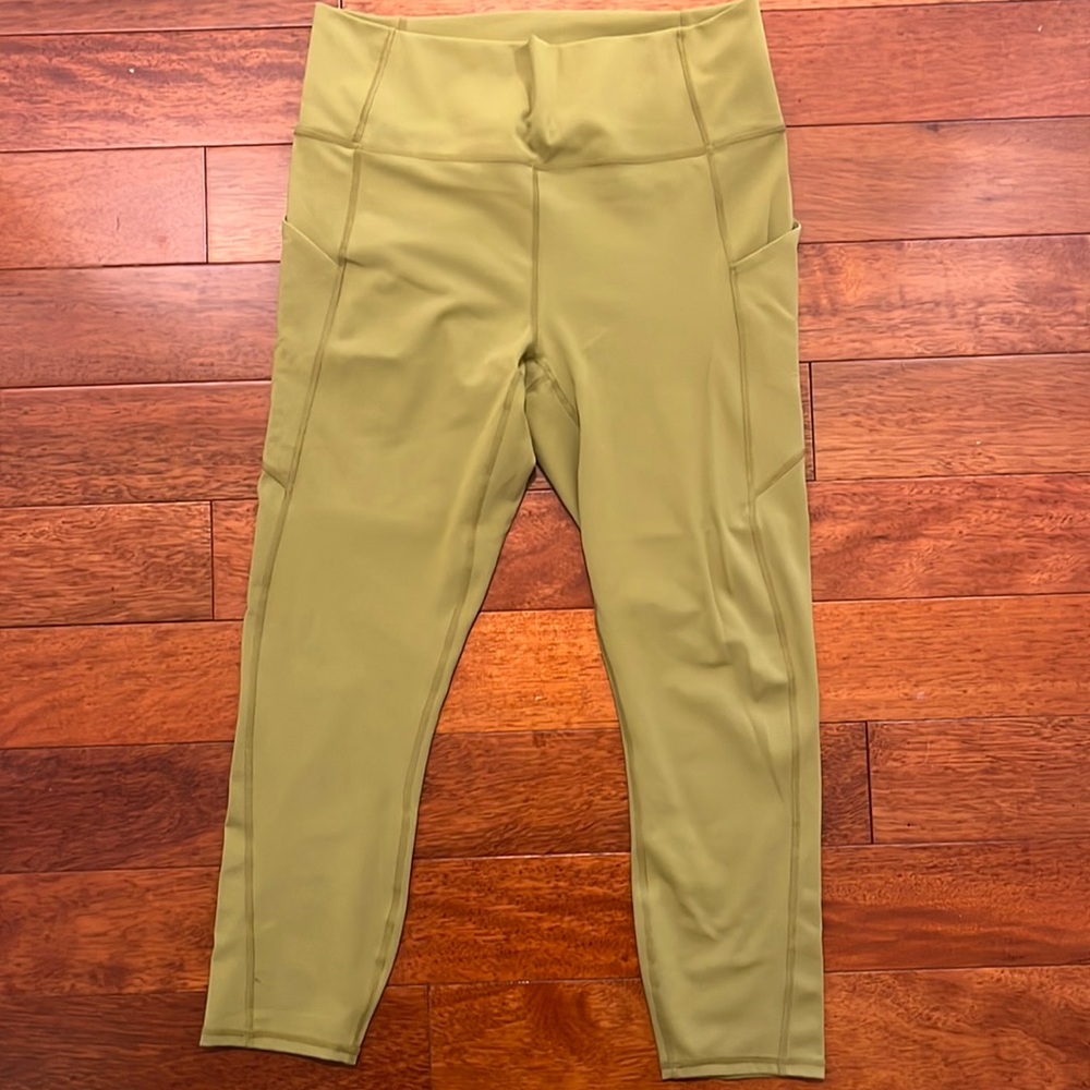 Fabletics cropped/ankle pants